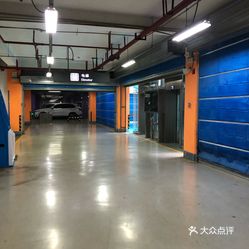 咸阳机场T3航站楼地下停车场