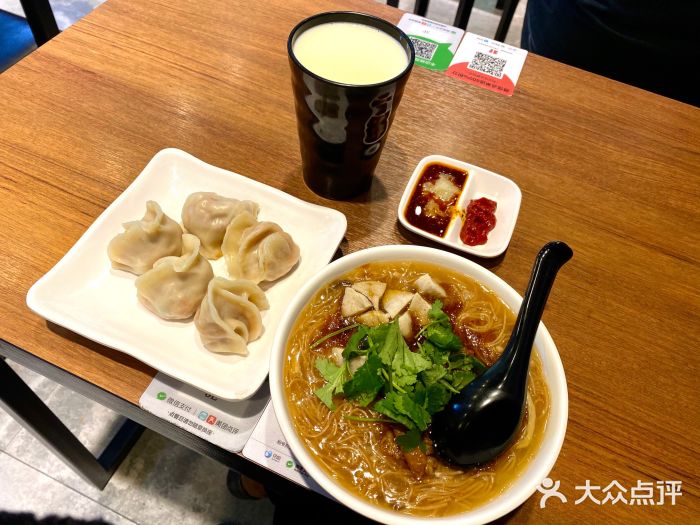 八方云集锅贴水饺专卖(凤凰店)台湾大肠面线图片