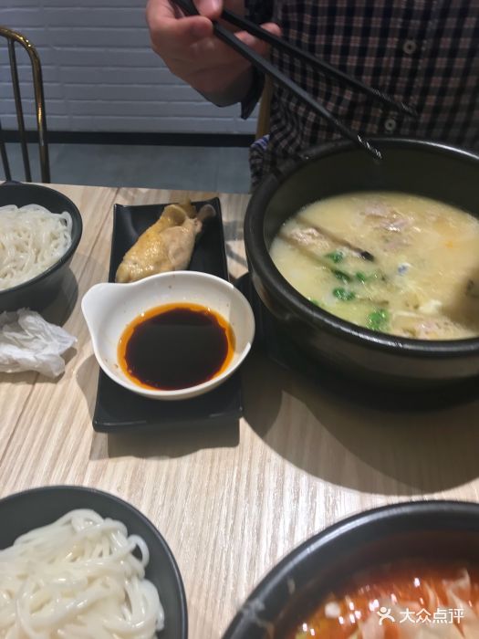 过桥缘(大华路店)招牌鸡汤米线图片 第2张