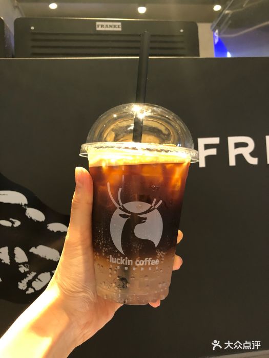 luckin coffee瑞幸咖啡(广东外经贸大厦店)黑金气泡美式图片 第1张