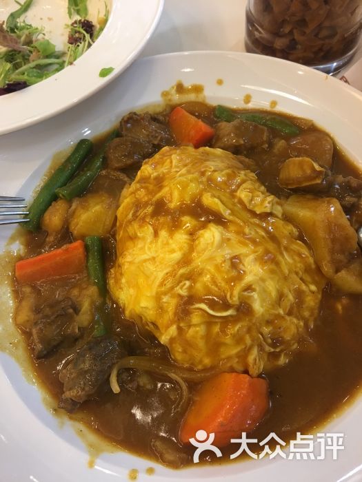 咖喱牛肉蛋包饭