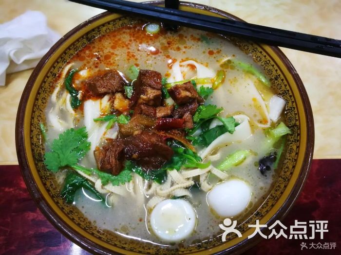 正圆烩面:每天中午都是人头参动的地方。