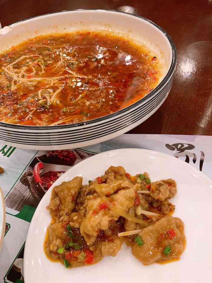 天府食舫(四川大厦店"很正宗的川菜,爱吃辣的有口福了,毛血旺比.