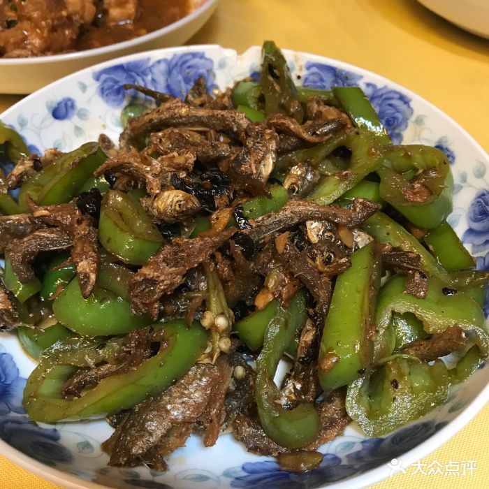 小炒鱼干