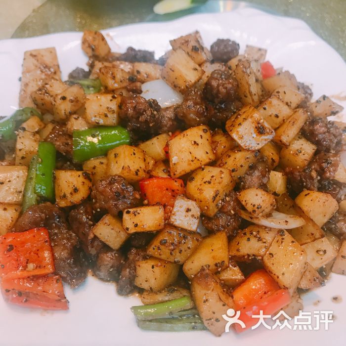 大良马姐私家菜黑椒土豆牛肉粒图片 第4张