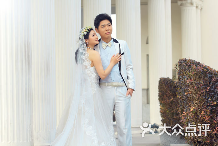 伊思婚纱_伊思汀娜婚纱摄影