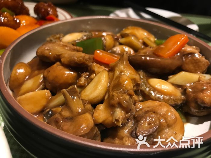 鲍鱼冬菇滑鸡煲