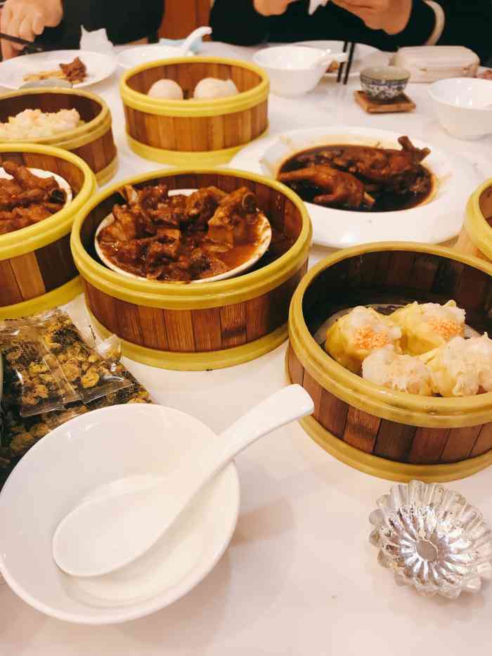 广州酒家(文昌店)-"第一次吃早茶 总体不错 服务一般