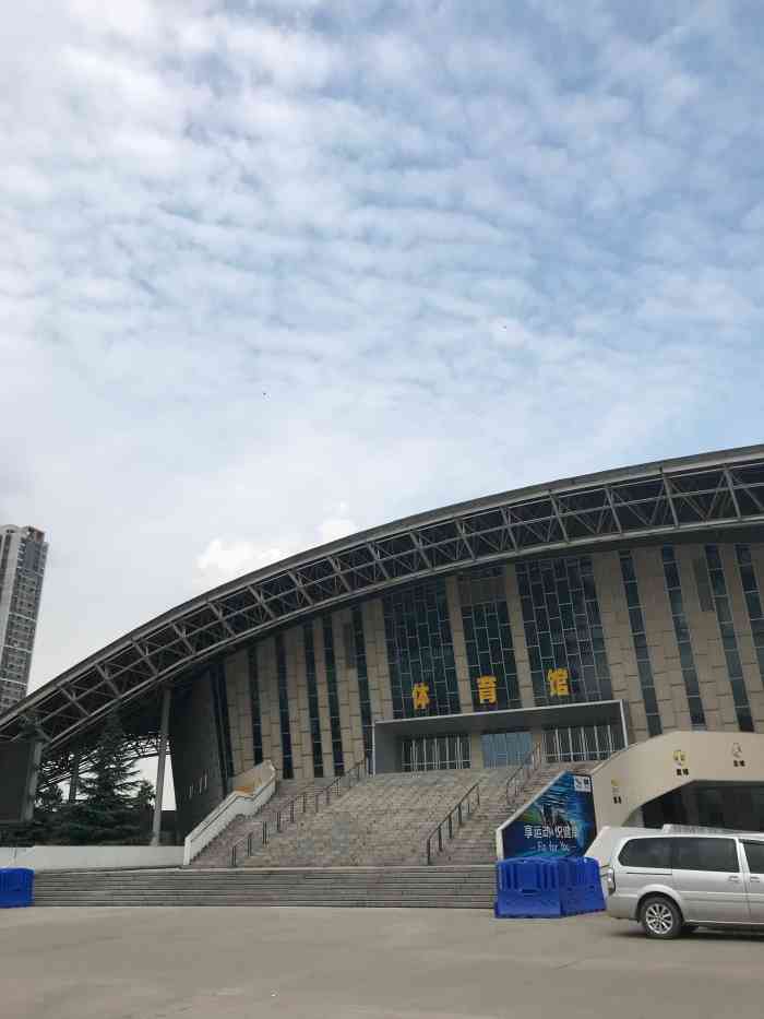武钢体育中心游泳馆