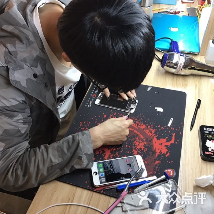 202数码工作室苹果手机维修换屏幕(百脑汇徐家汇店)图片 - 第8张
