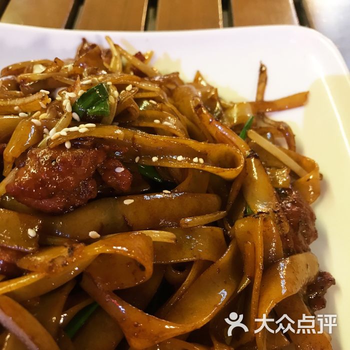 香港华苑茶餐厅招牌干炒牛河图片 - 第17张