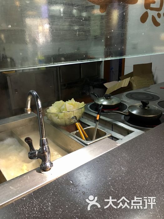 如意馄饨(武汉荟聚中心店)厨房图片 - 第3张