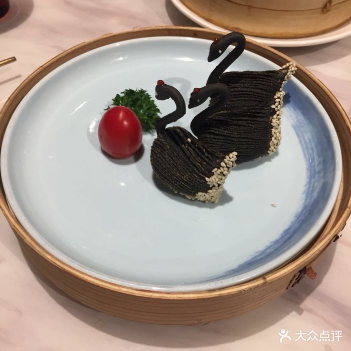 坛香膳·宴湖四季·花漾餐厅(湖滨新天地店)黑天鹅榴莲酥图片 - 第593