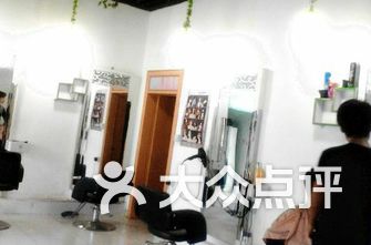 理发店排名_理发店卡通图片(2)
