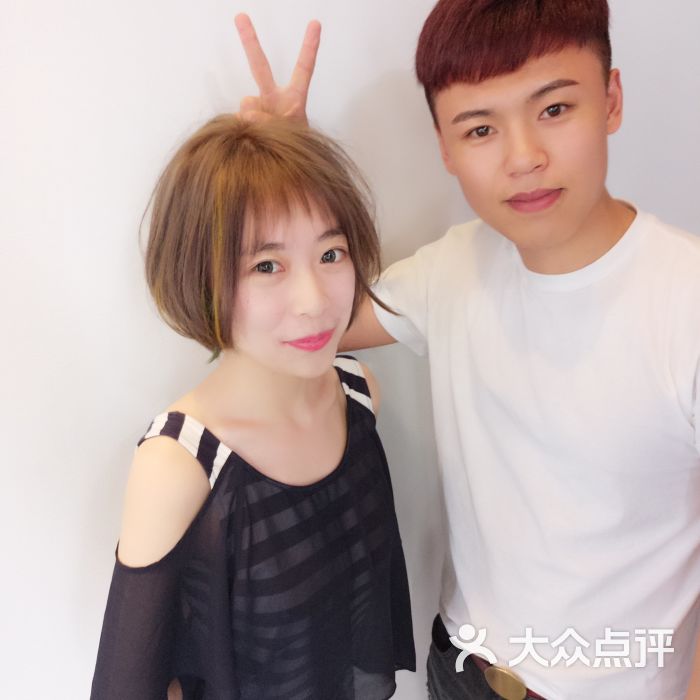 私人发型设计烫染工作室图片 第5张