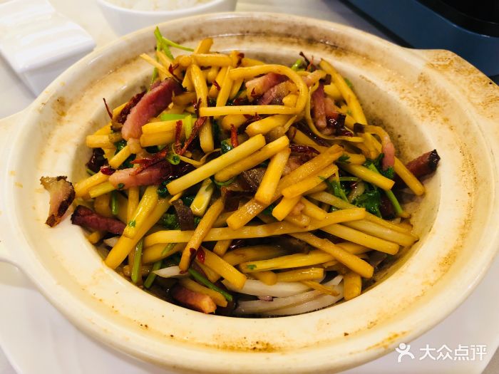腊肉炒笋尖