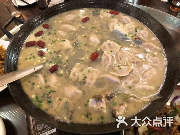 江鲢水饺吊锅