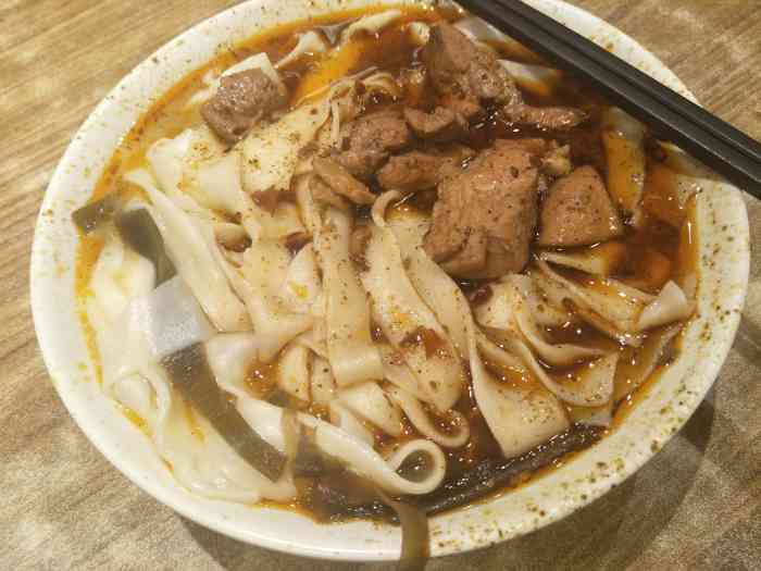 项记烩面"虽然一年一元的在涨价,但是依旧挡不住回家.