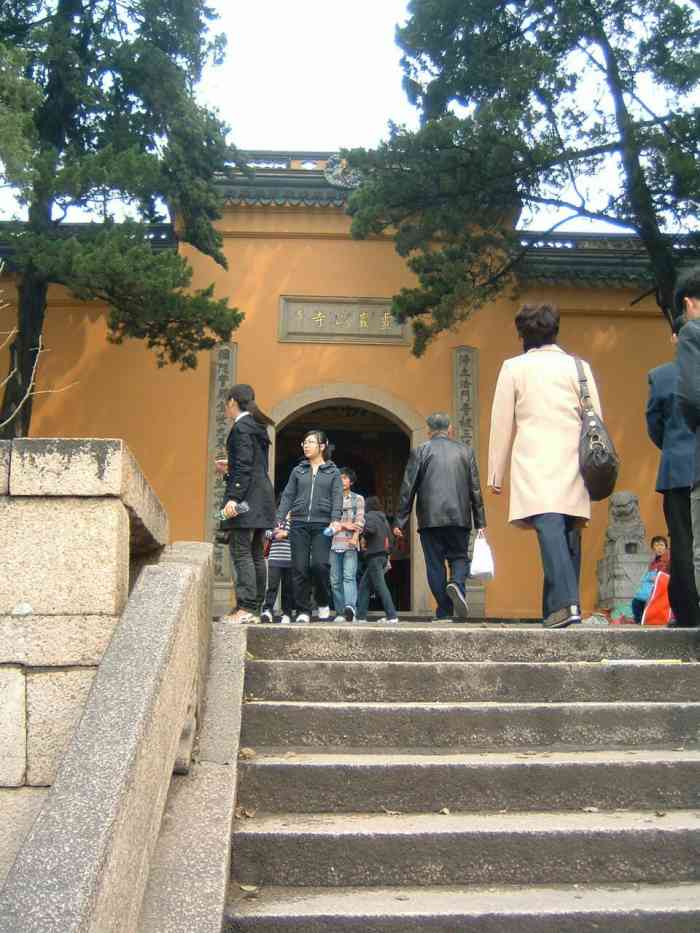 灵岩山寺-"加拿大灵岩山寺在温哥华知名度很高,也在列.