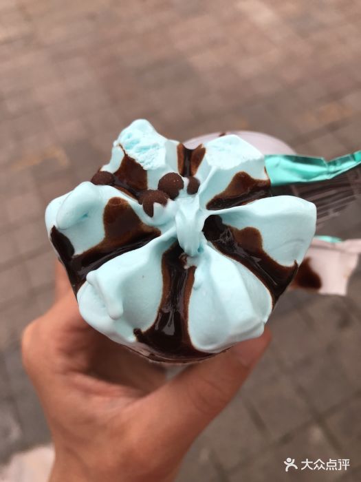 可爱多甜筒焦糖海盐口味冰淇淋
