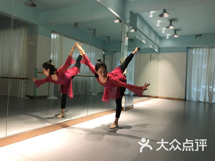 习舞艺术培训中心老师风采图片 - 第6张