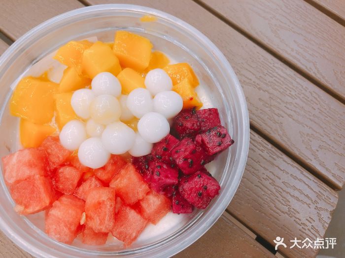 双皮奶鲜果综合