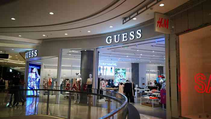 guess(天环广场店)-"这家门店就在h&m旁边,十分好找,.