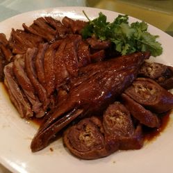 卤味拼盘怎么拼才好看 wTTLGohrd0r2Amrx69bY08pVCGLBV4ZRjmhWQhRfr5BfREbctXsXs8WUNePrMvg4F5u7J_jS4MuCaeLAHD0KTg.jpg