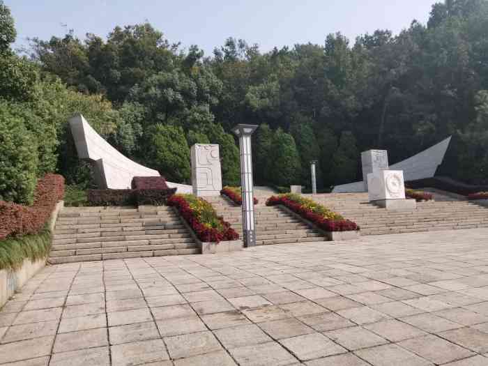 浙江革命烈士纪念馆-"今天,我们一行人前往吴山风景区