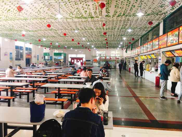 锦康餐饮-"无锡太湖学院南区的一家食堂,这家食堂在学