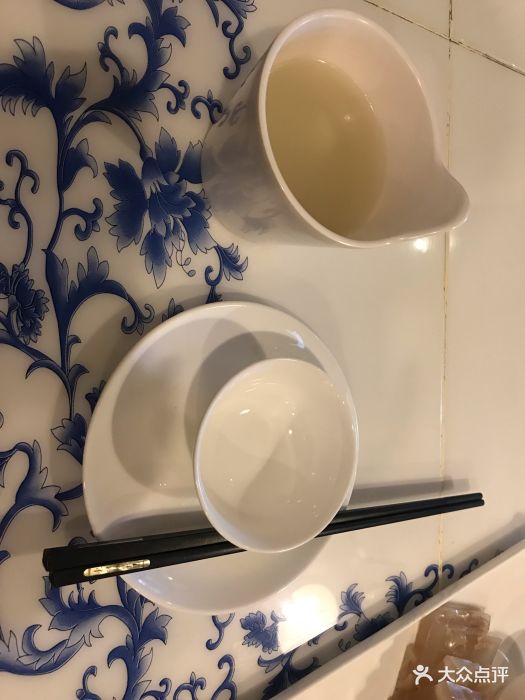 东方饺子王(北礼士路店)餐具摆设图片