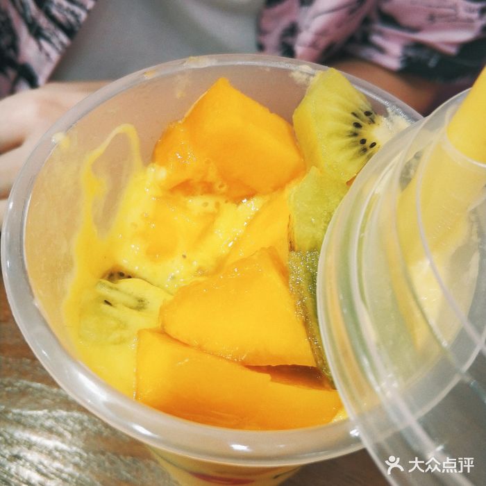 芒果酸奶水果捞