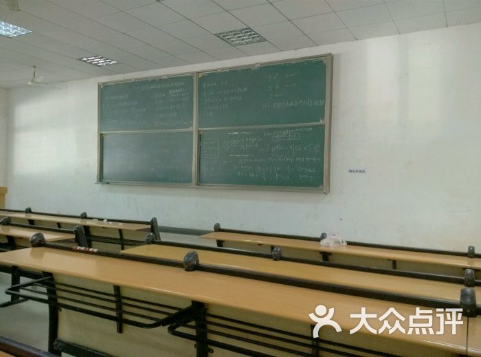 东湖学院教育培训中心教室图片 - 第2张