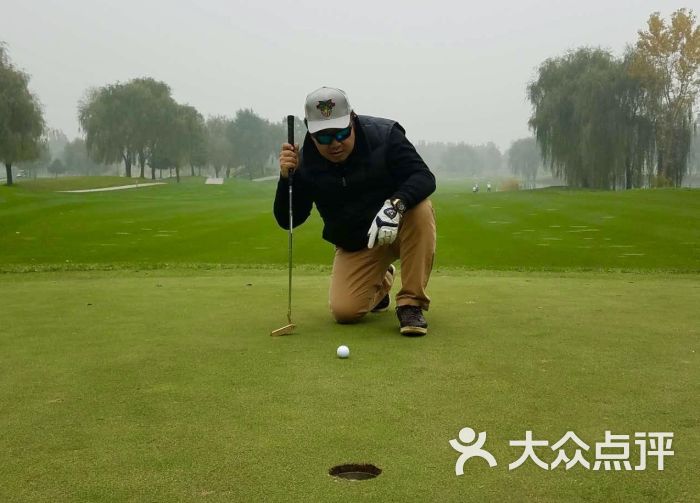 东方双鹰高尔夫俱乐部停车场图片 - 第2张