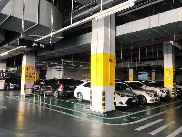 武汉天河国际机场t3航站楼停车场