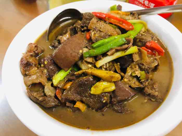 梅岭翠云鹅王饭店(南雄梅岭店"处处都是鹅,鹅,鹅,鹅就是这里的特色.