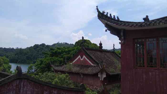 丰盛古寺-"黎溪镇出名的景点,丰盛古寺,把车开到渡囗.