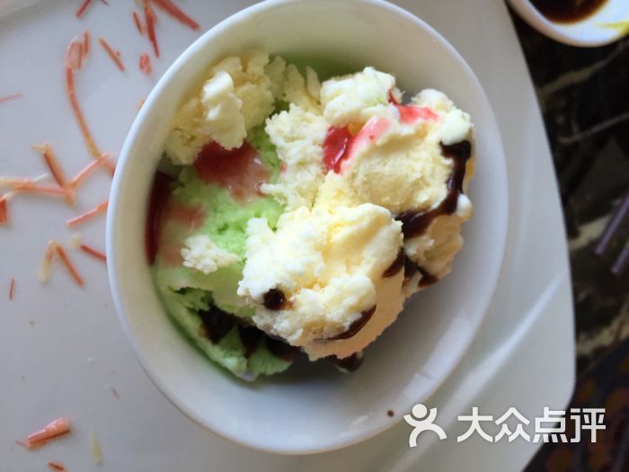 沈阳皇朝万鑫酒店_沈阳皇朝万鑫酒店门口_皇朝万鑫海鲜自助(2)