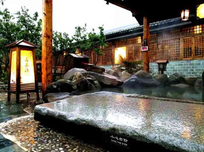 华山御温泉酒店-"位于陕西省渭南市华阴市罗敷镇的一.