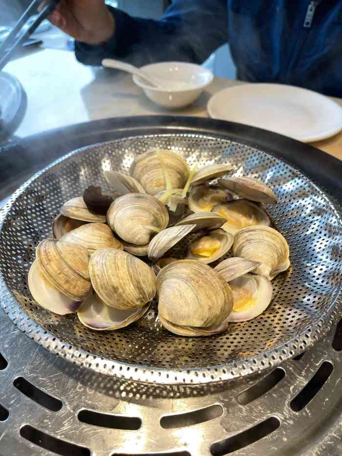 粤滋鲜蒸汽海鲜餐厅"流行挺久了的蒸海鲜,趁着周末约上好友一起.