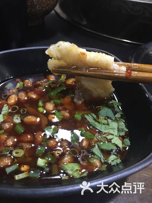 鱼摆摆:位置在办出国证的对面,巴南区水.重庆美