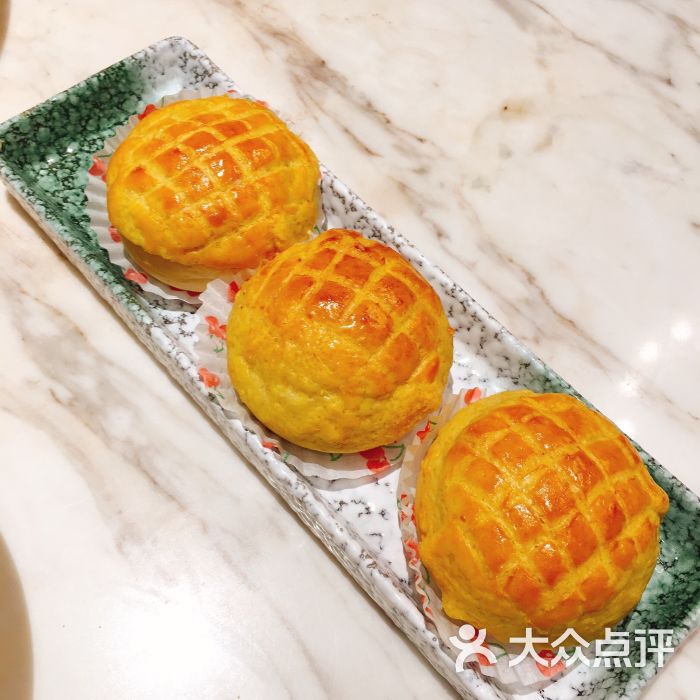 酥皮水牛奶菠萝包