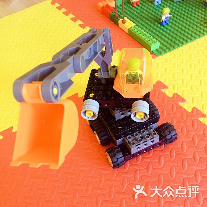 博佳机器人俱乐部:老师们都很nice!环境也很好