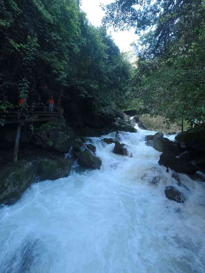 古龙山峡谷群风景区-"古龙山峡谷漂流,全长6.8公里,".