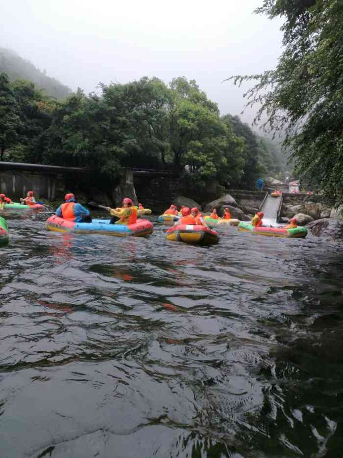 三叠泉漂流-"累成狗,真的建议坐缆车到一半然后在往下