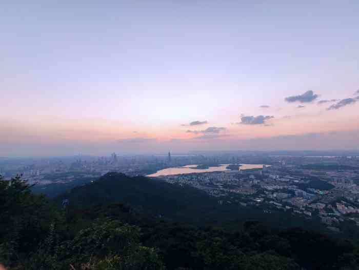 紫金山山顶公园