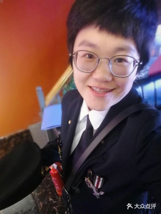 我是《明星大侦探》的忠粉,以前看多了晚上.