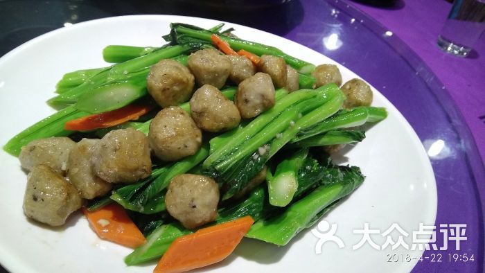 菜心炒鲮鱼球