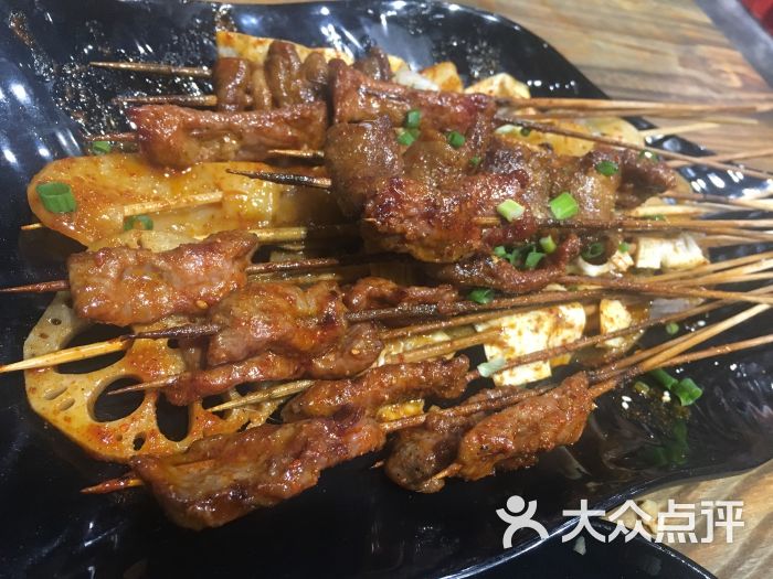 全民撸串·烧烤串串(紫荆商业广场店)的点评