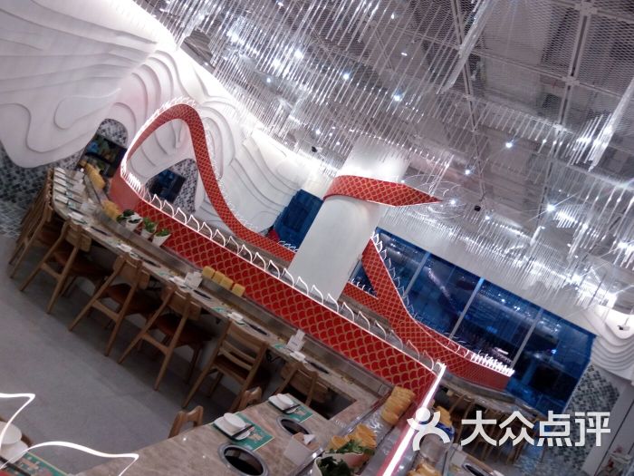 龙歌自助回转火锅(卓越大融城店)的点评